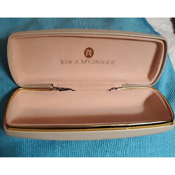 Jessica Mcclintock hard clam she'll glasses case - Picture 3 of 3